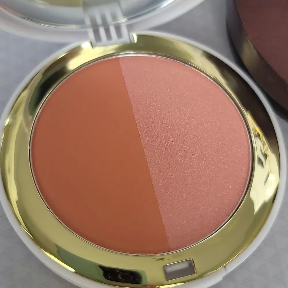 Gigi Gorgeous The Only Blush Duo: Authentic + Pride